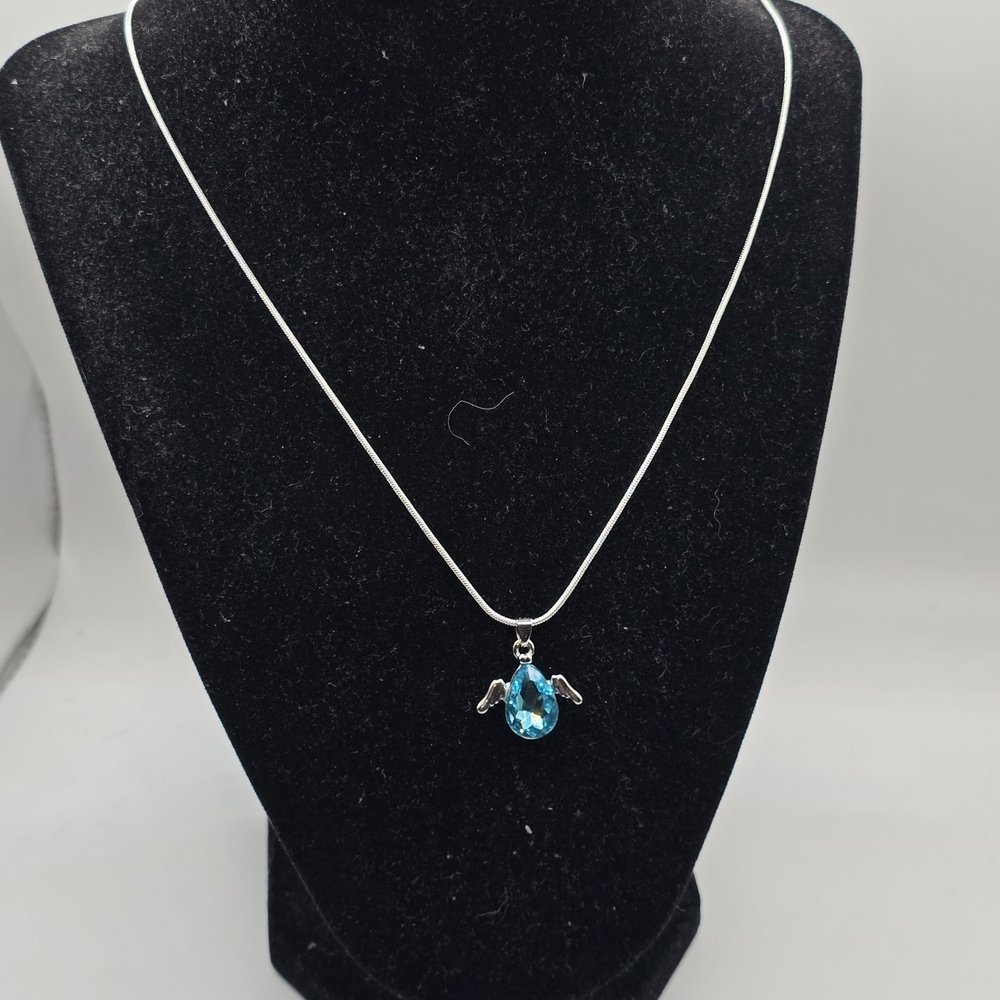 Stunning Silver Blue Rain Drop Luster Cubic Zirconia Crystal Pendant Necklace - Picture 3 of 4